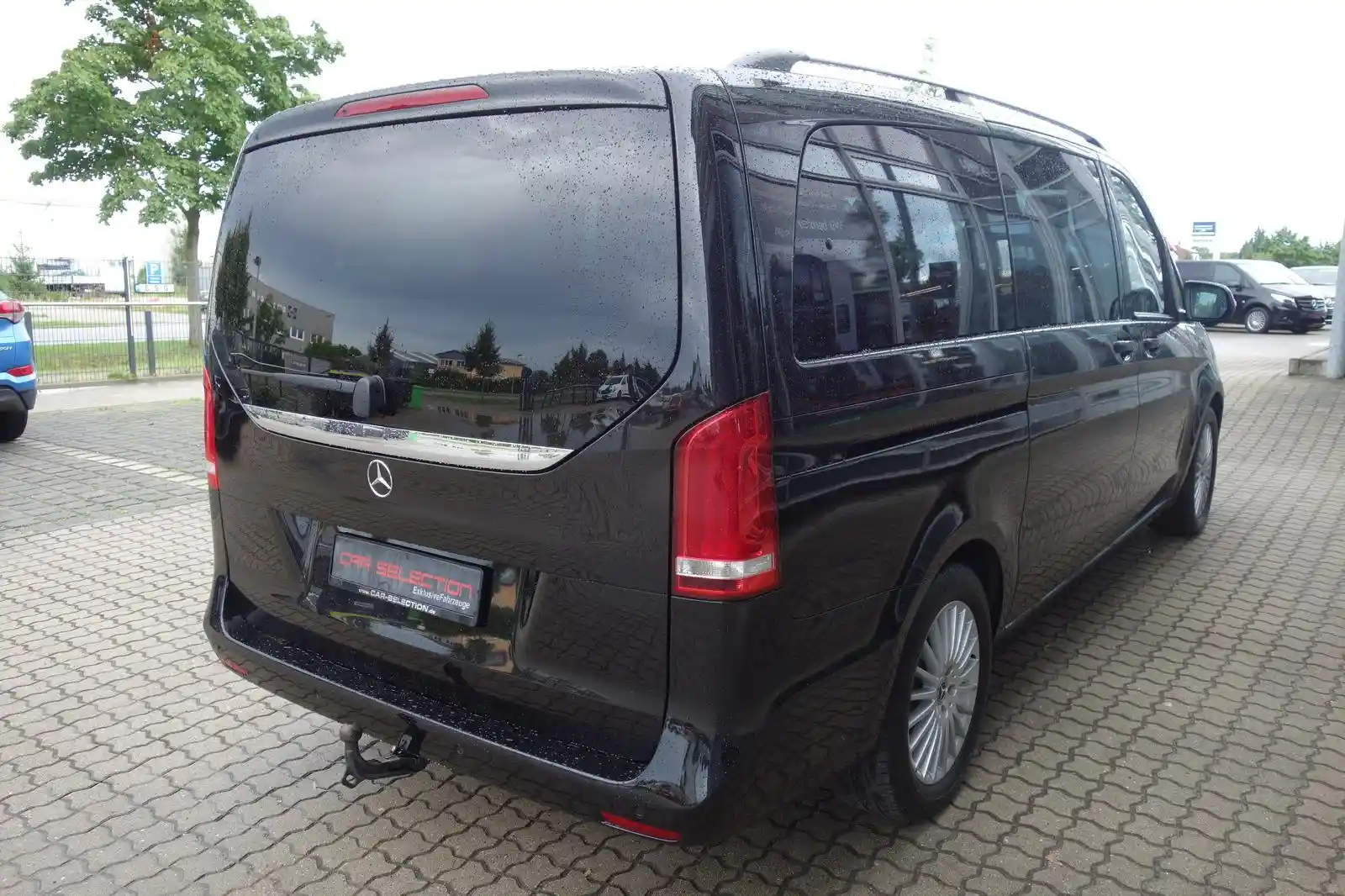 Mercedes-Benz V 220