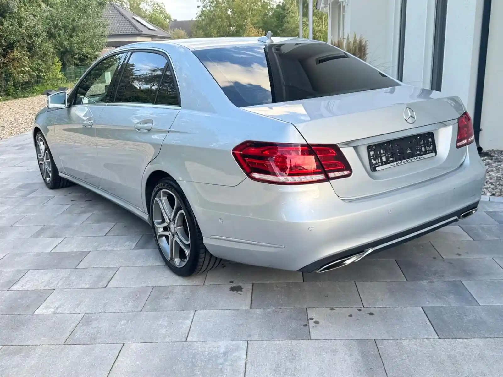 Mercedes-Benz E 200