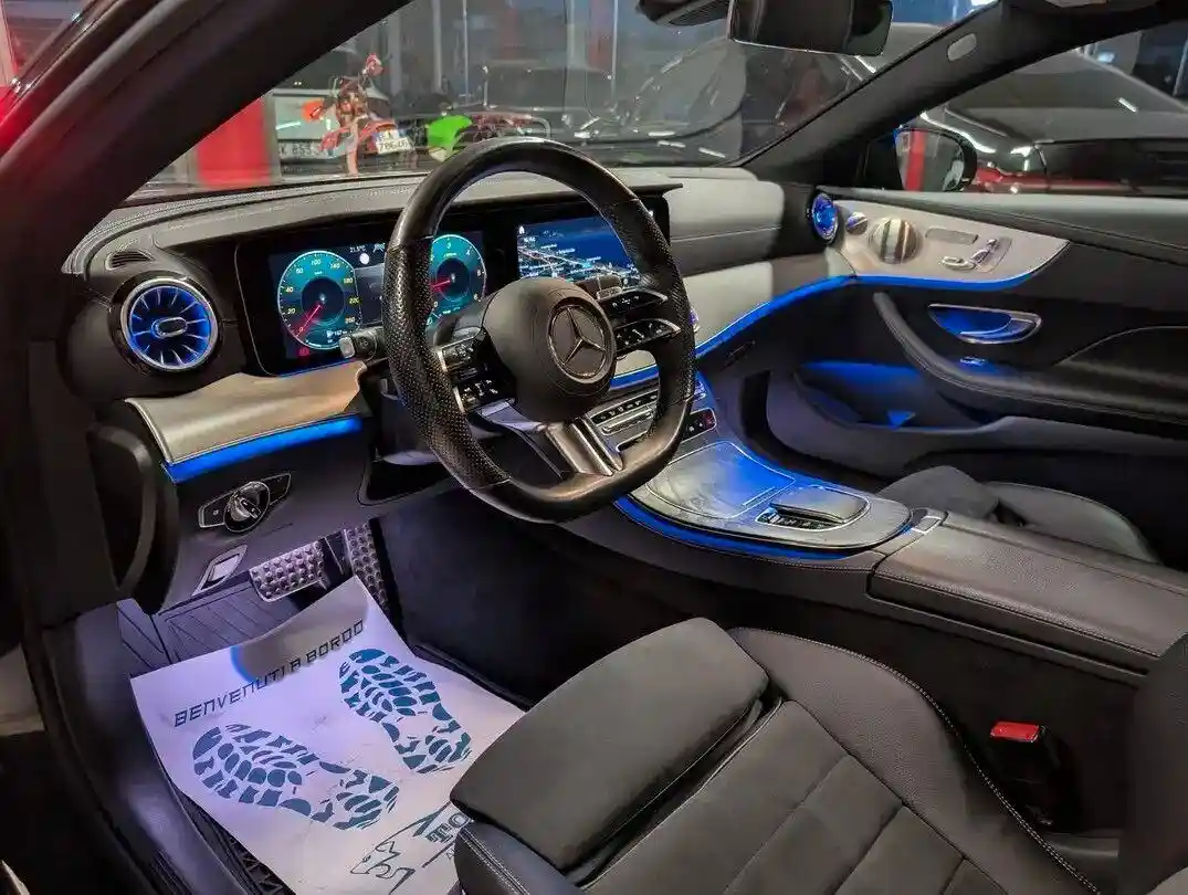 Mercedes-Benz E 300
