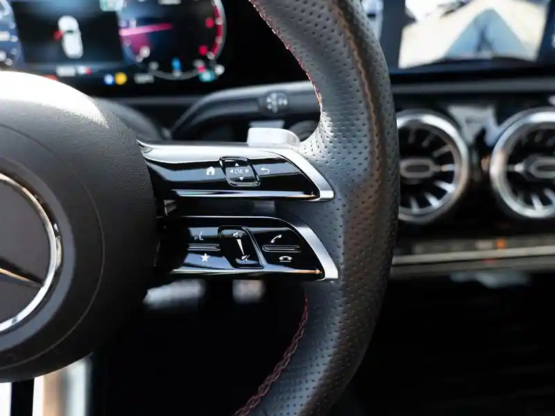 Mercedes-Benz A 220