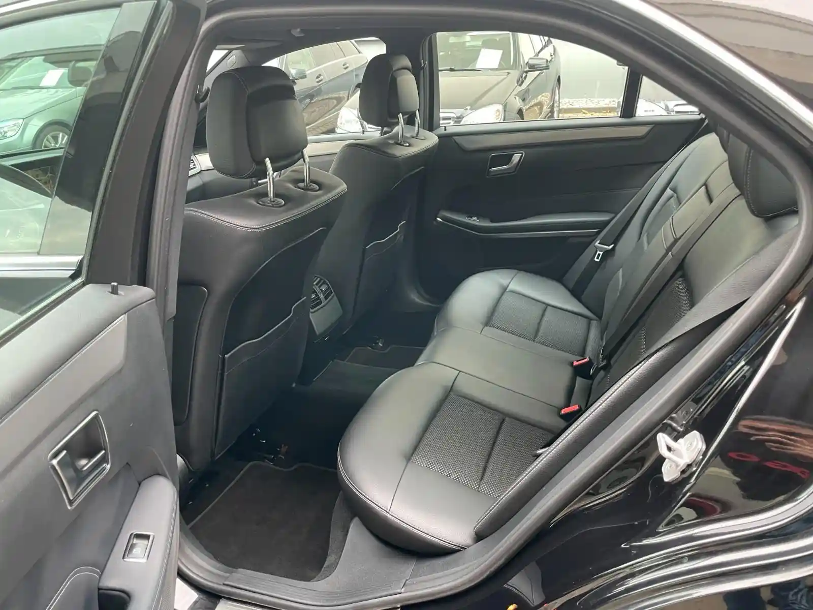 Mercedes-Benz E 200
