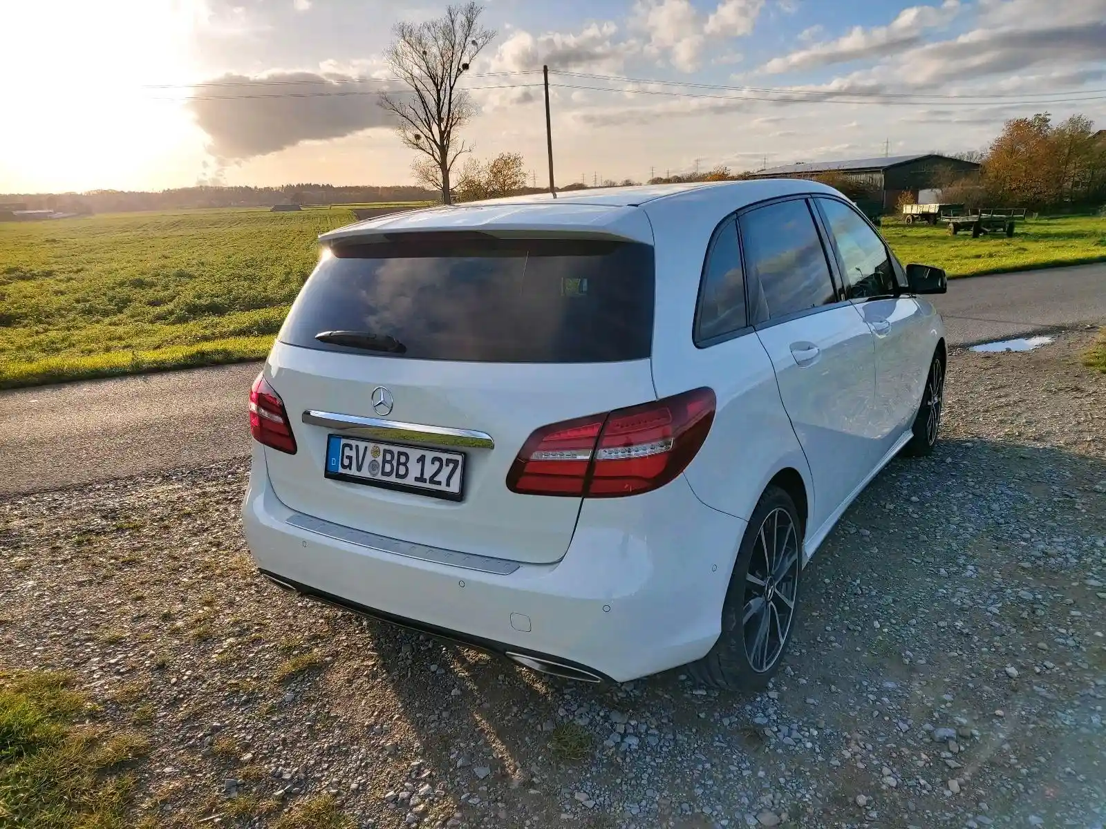 Mercedes-Benz B 180