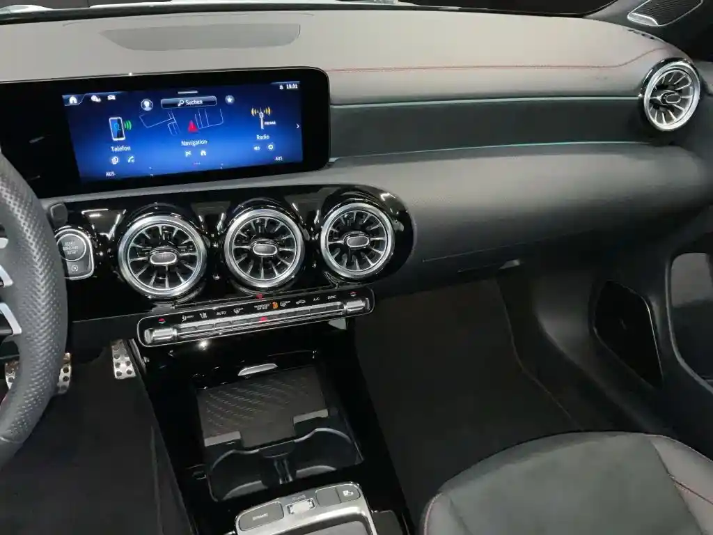Mercedes-Benz CLA 200 Shooting Brake