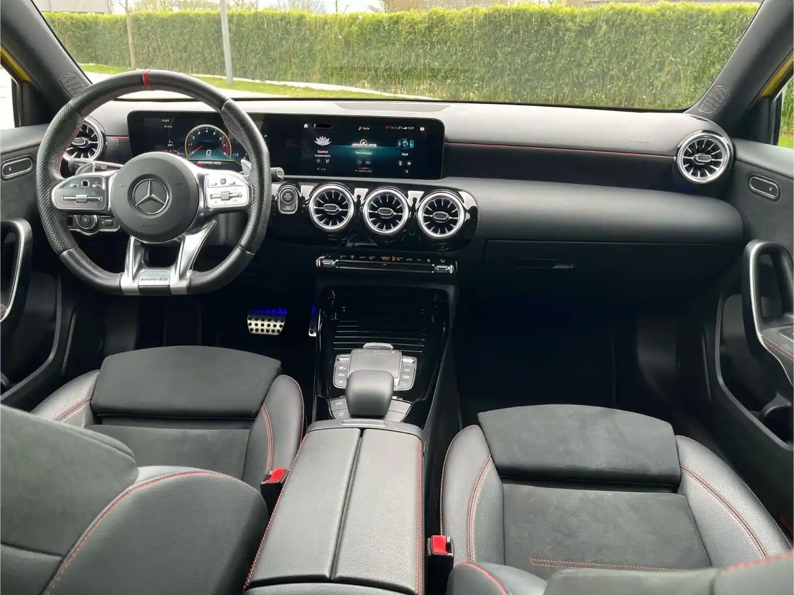 Mercedes-Benz A 35 AMG