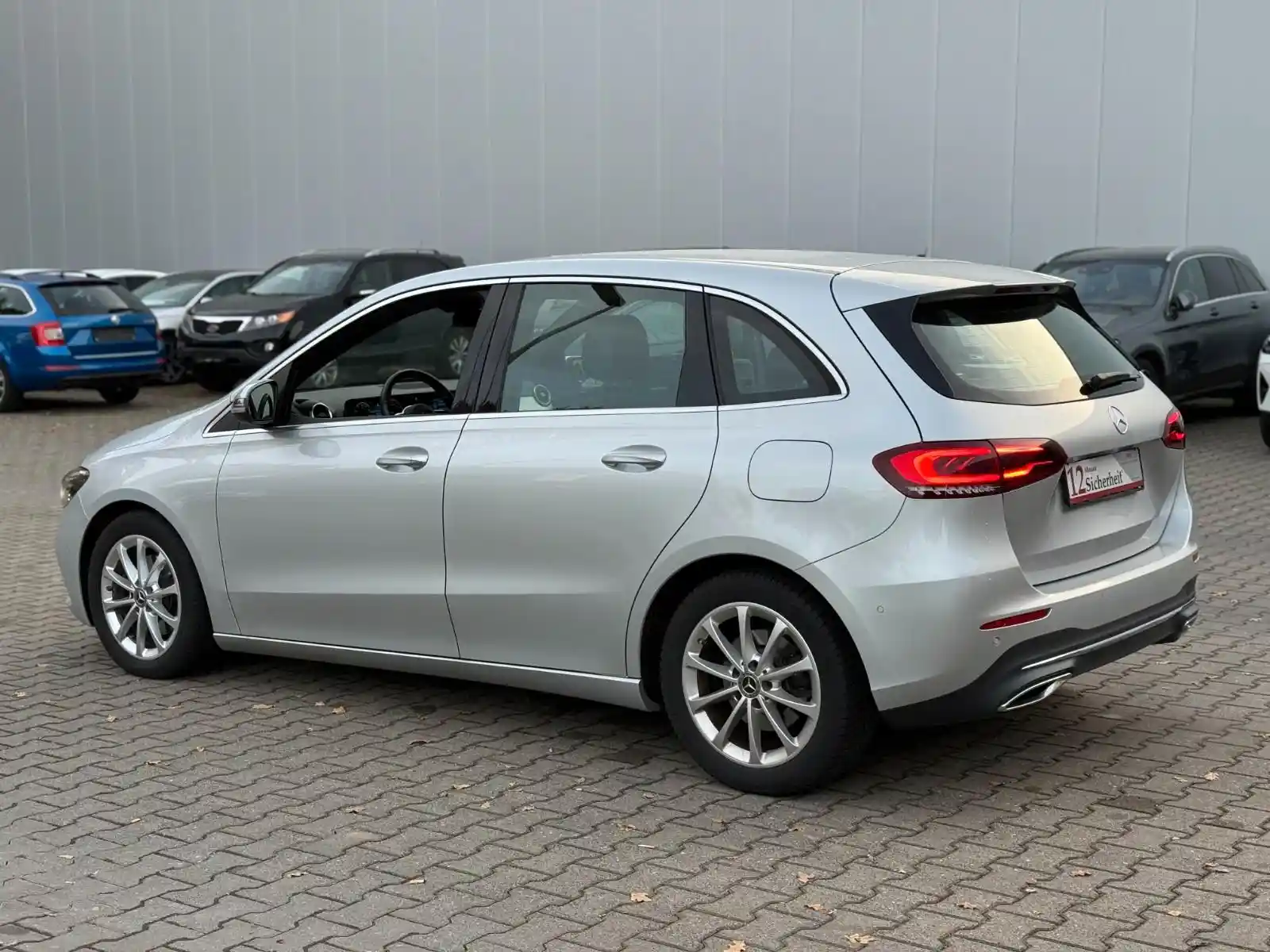 Mercedes-Benz B 200