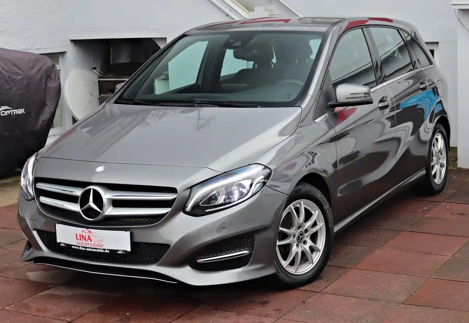 Mercedes-Benz B 180