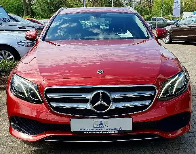 Mercedes-Benz E 200