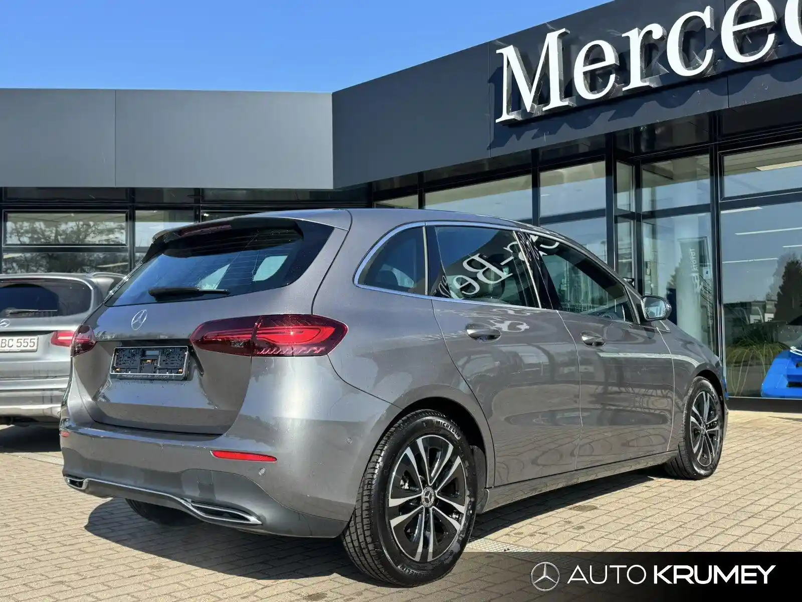 Mercedes-Benz B 200