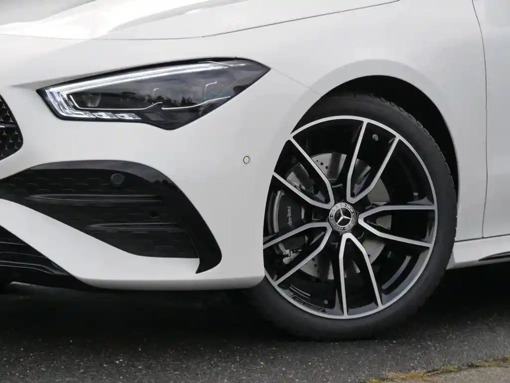 Mercedes-Benz CLA 200