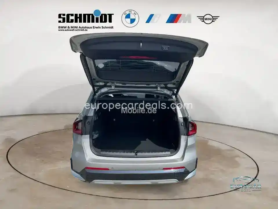 BMW iX1