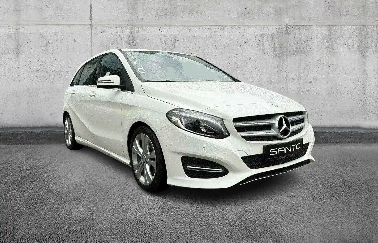 Mercedes-Benz B 180