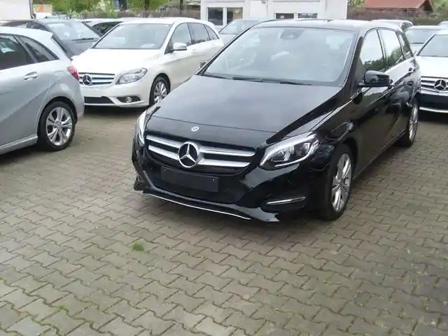 Mercedes-Benz B 200