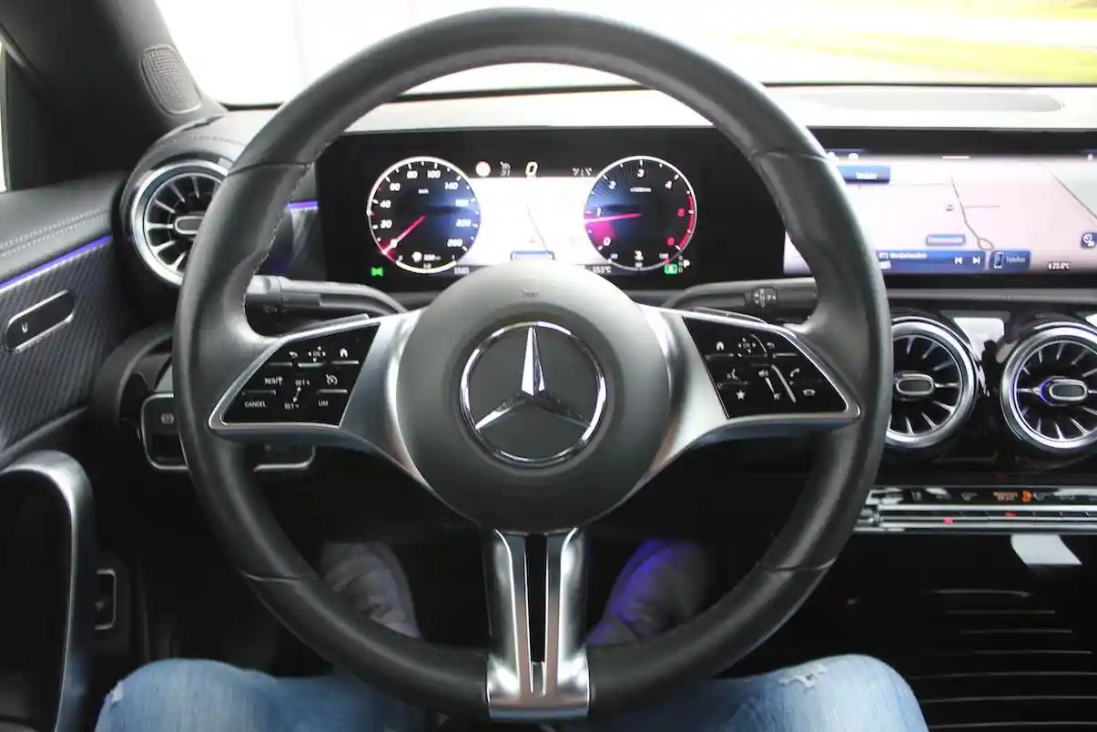 Mercedes-Benz CLA 180