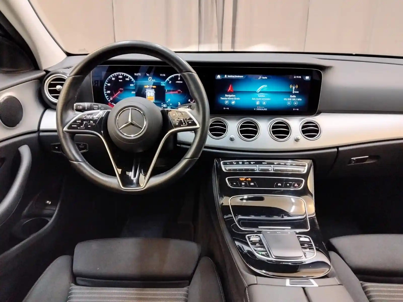 Mercedes-Benz E 220