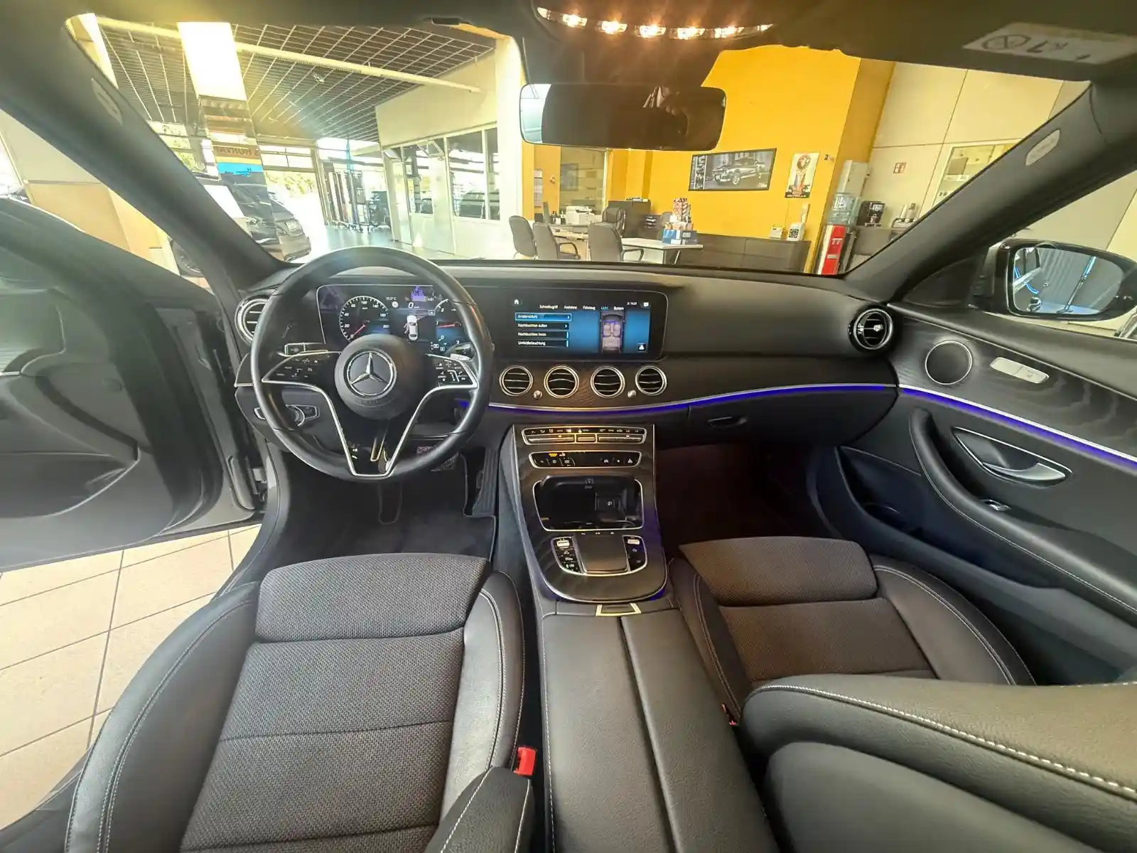 Mercedes-Benz E 220