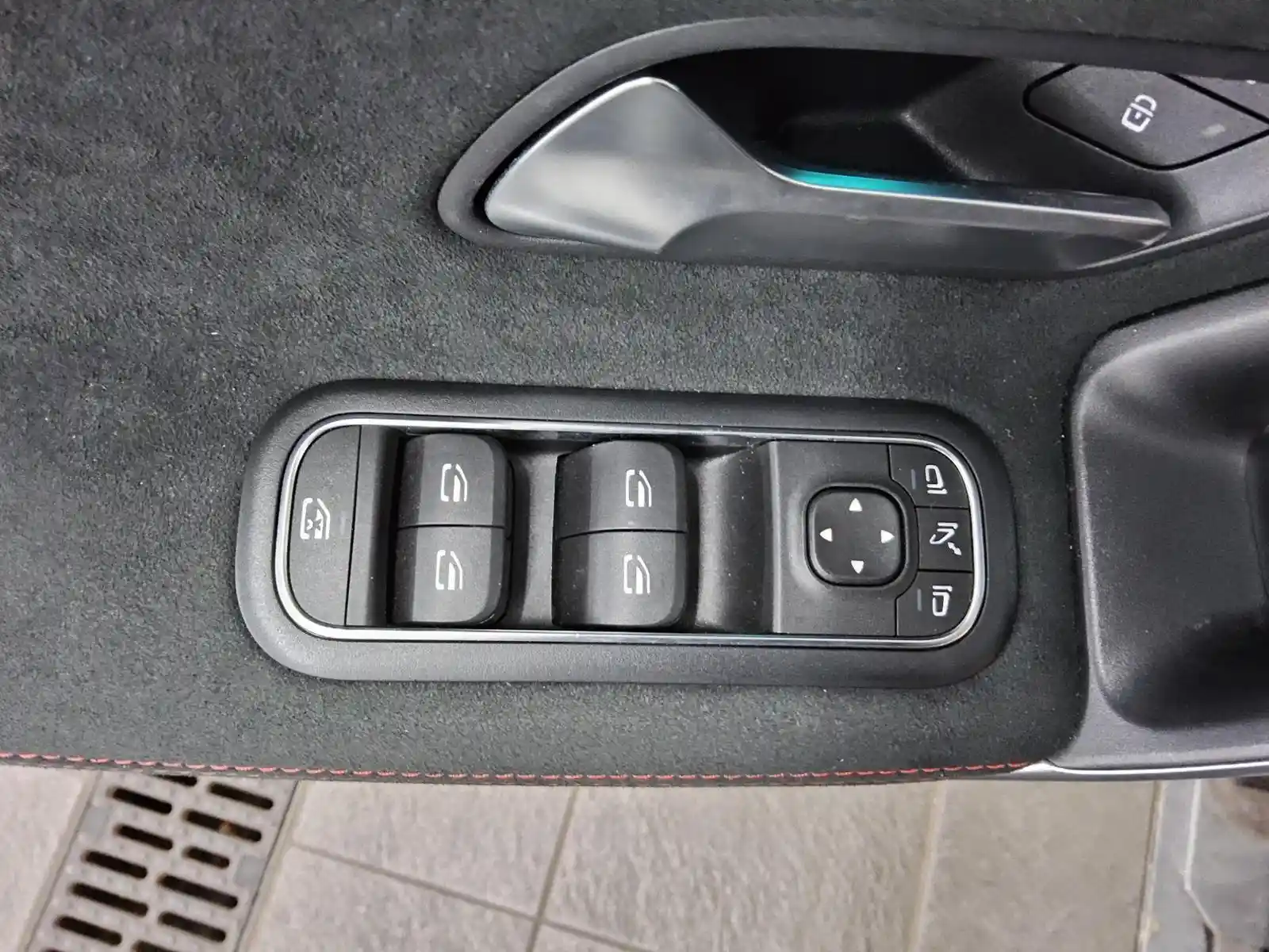 Mercedes-Benz A 220