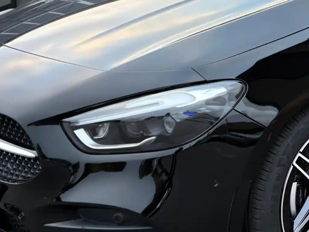 Mercedes-Benz B 200