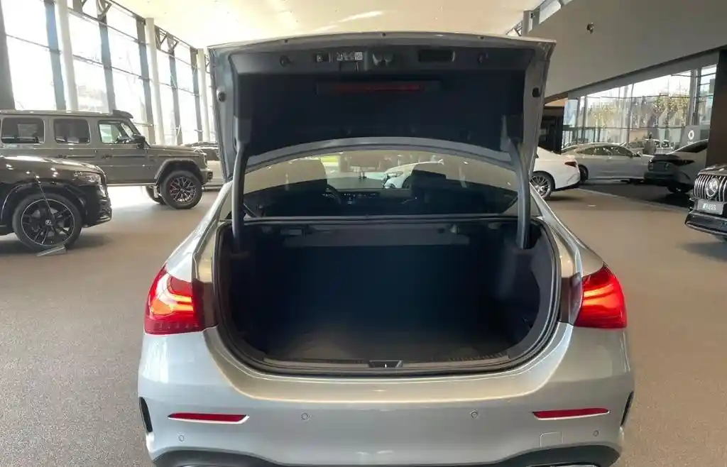 Mercedes-Benz A 200