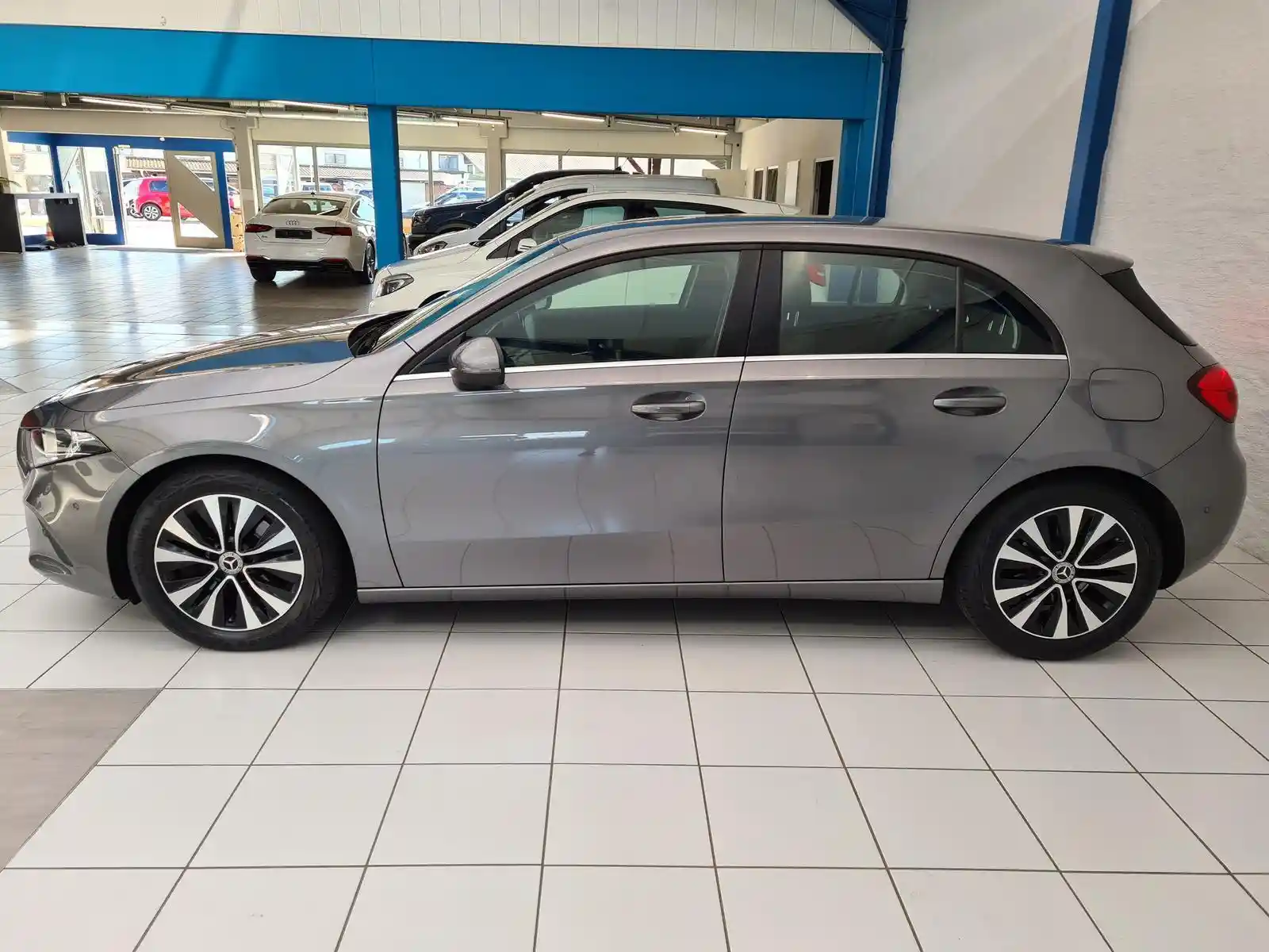 Mercedes-Benz A 220