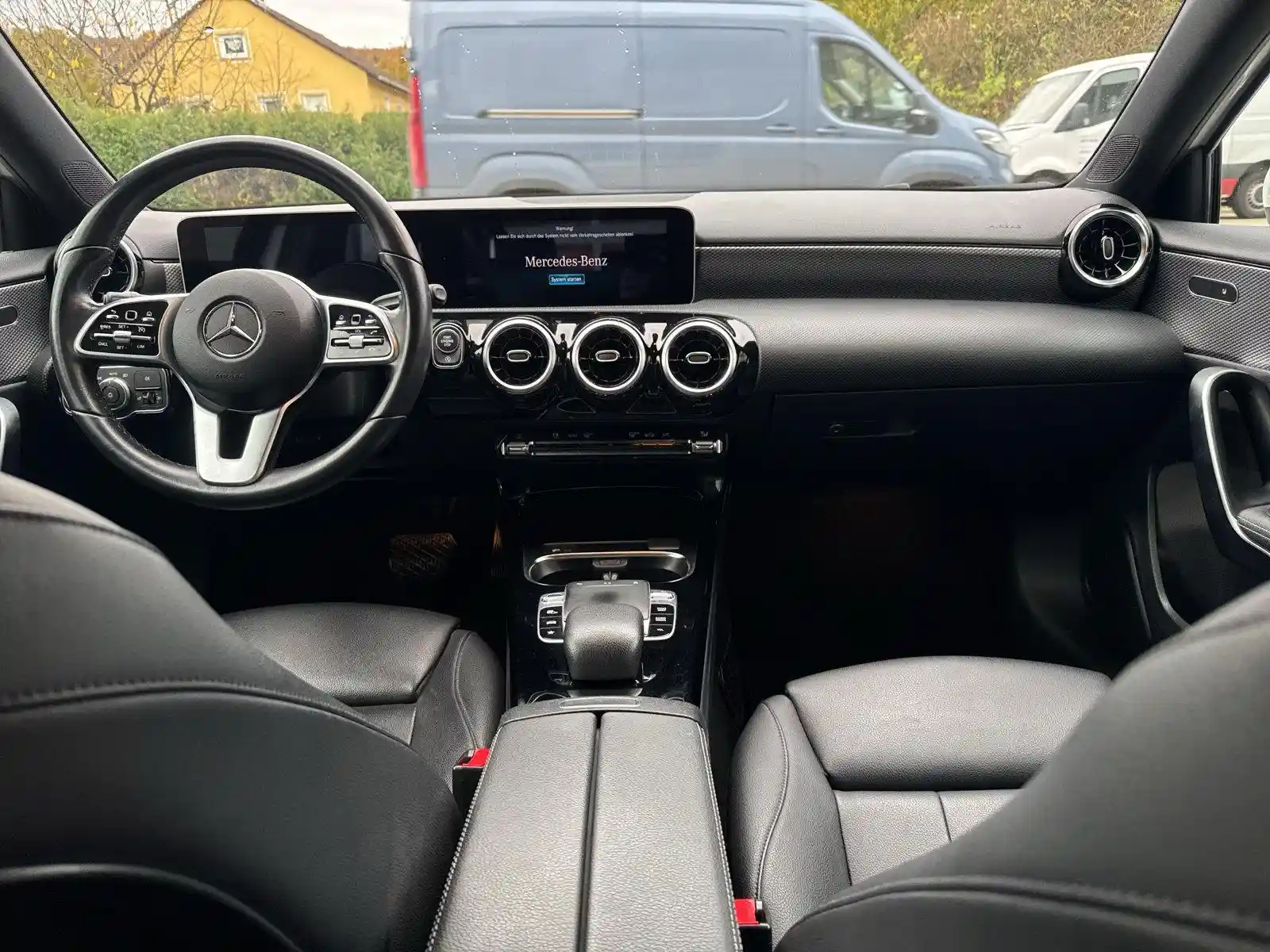 Mercedes-Benz A 220
