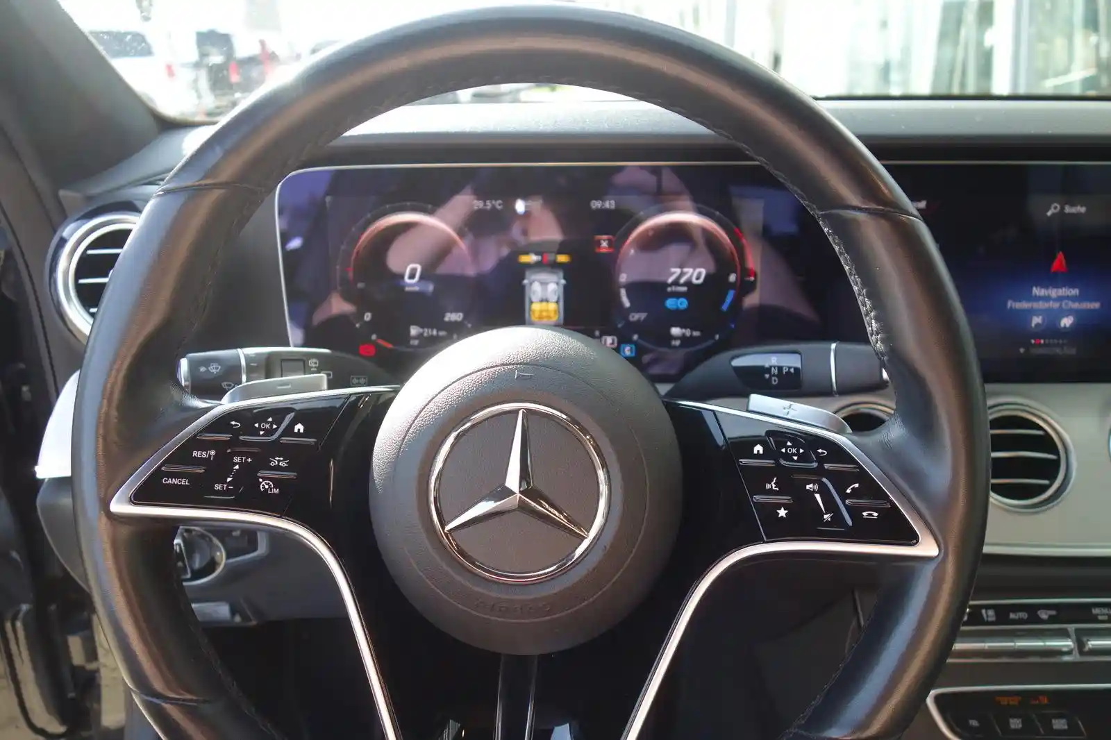 Mercedes-Benz E 300