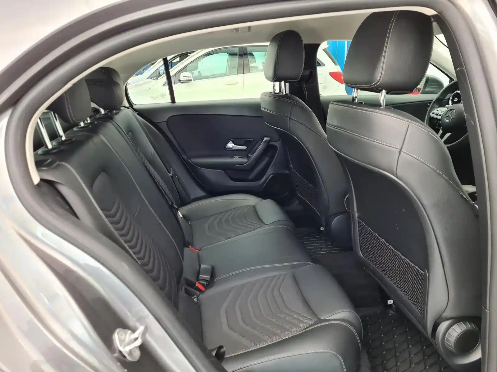 Mercedes-Benz A 220