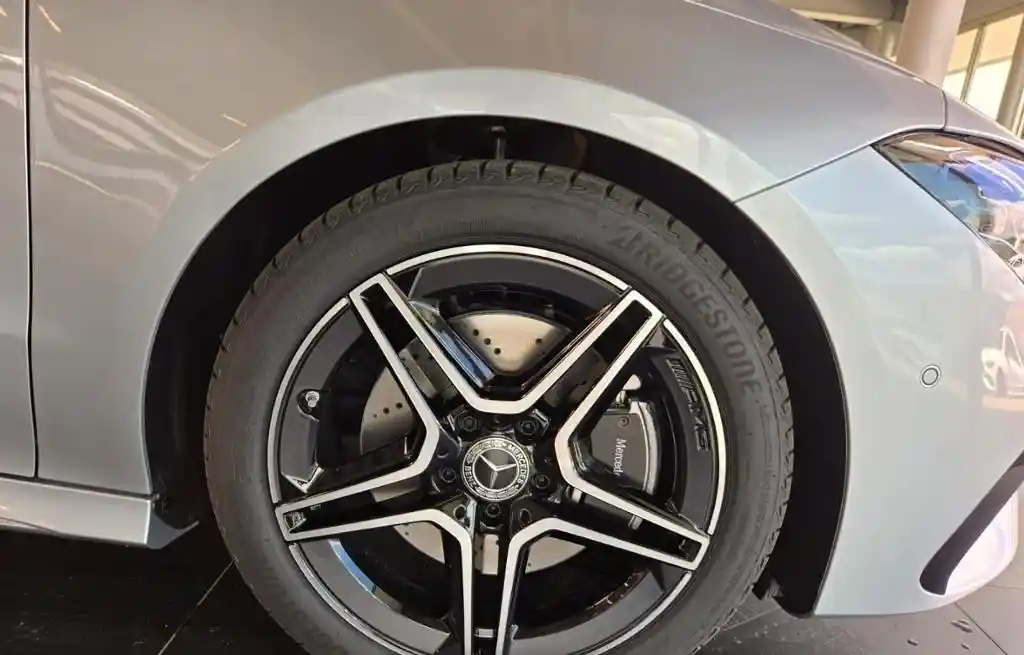Mercedes-Benz CLA 220