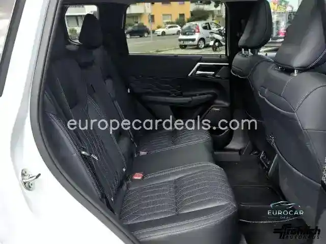 Mitsubishi Plug-in Hybrid Outlander