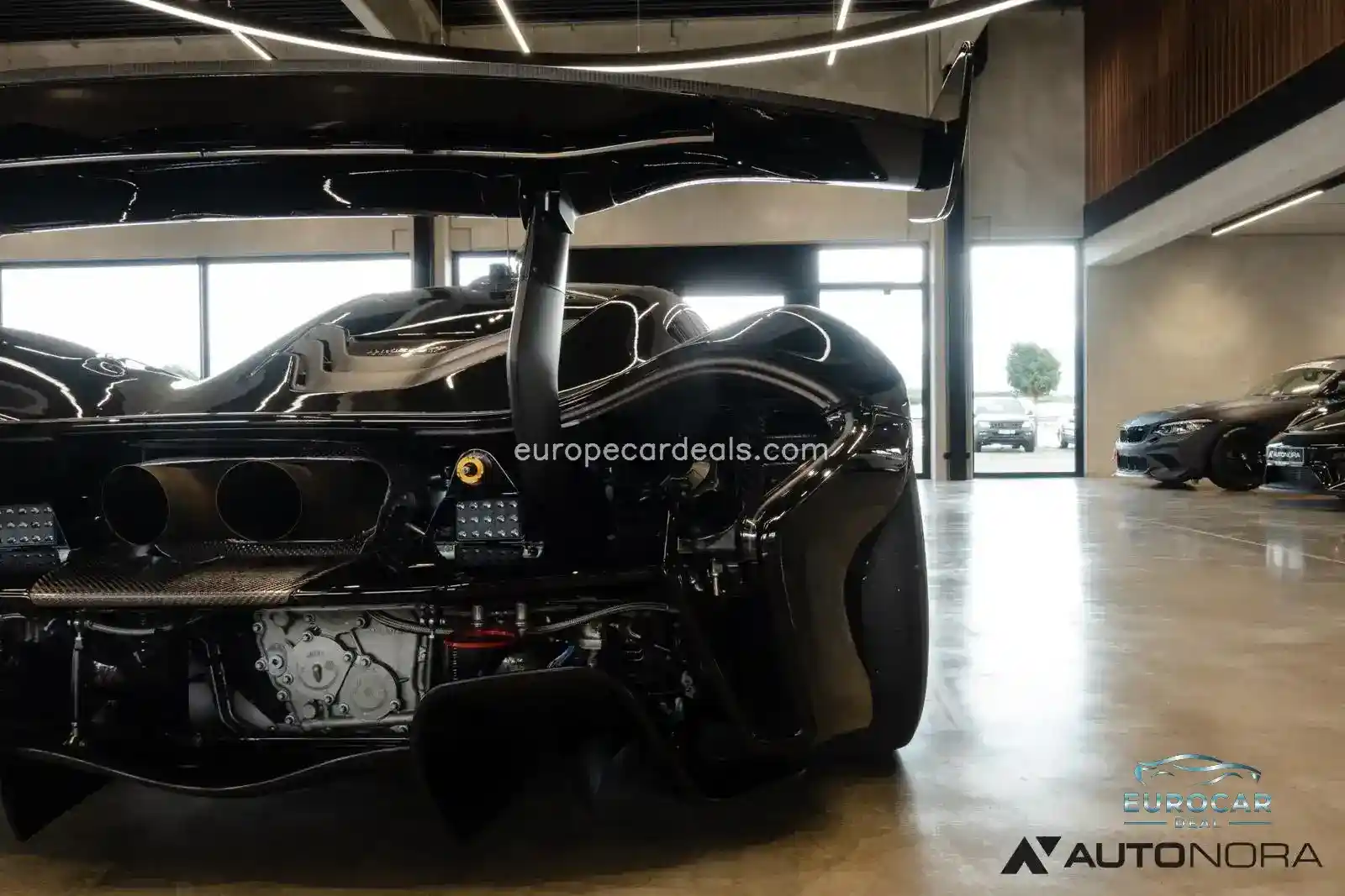 McLaren P1