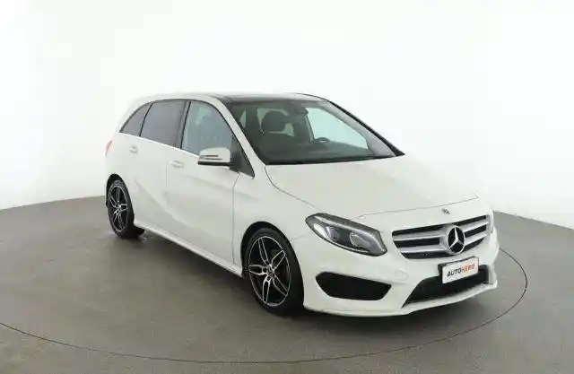 Mercedes-Benz B 180