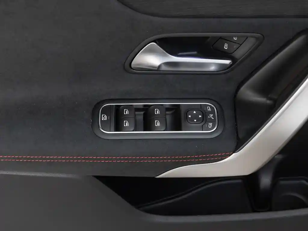 Mercedes-Benz CLA 220