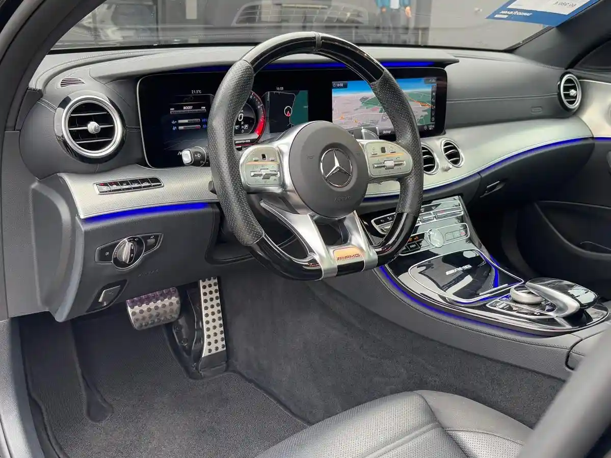 Mercedes-Benz E 63 AMG