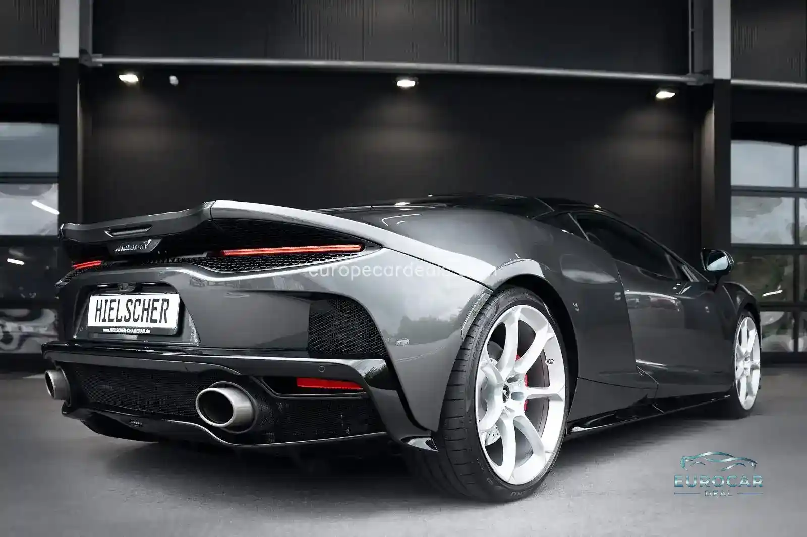 McLaren GT