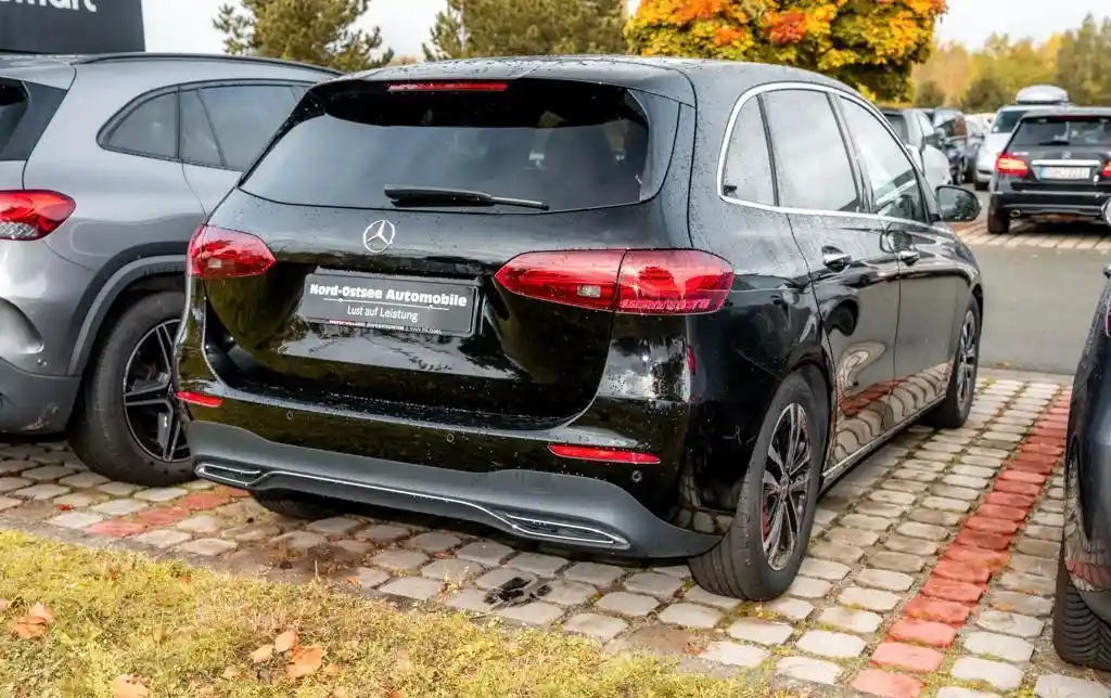 Mercedes-Benz B 200