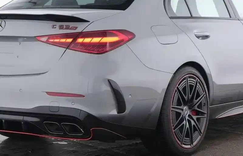 Mercedes-Benz C 63 AMG