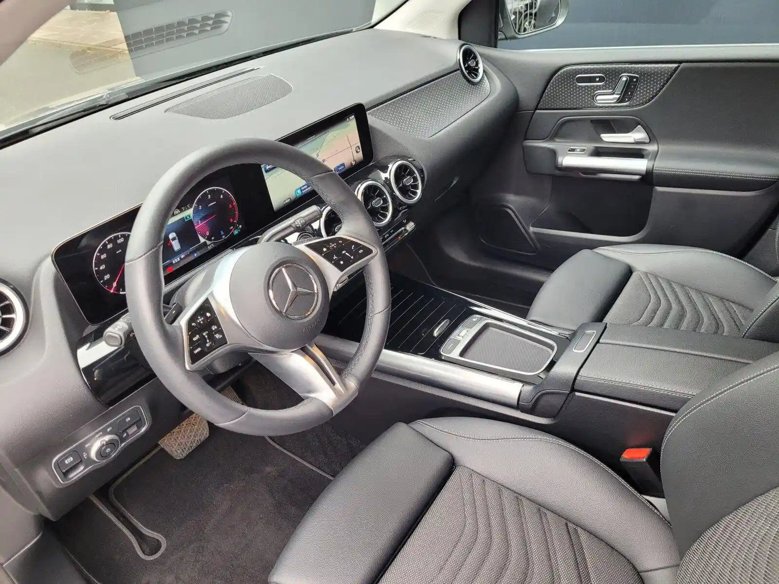 Mercedes-Benz B 200