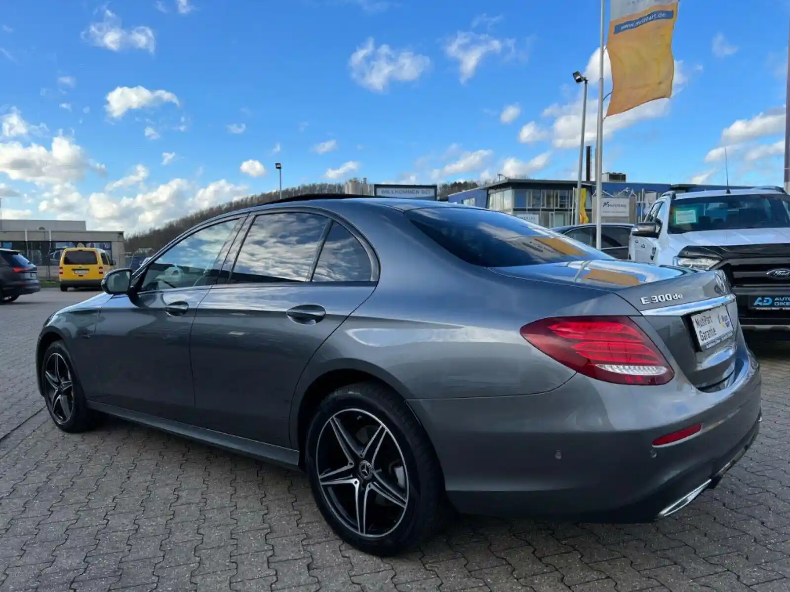 Mercedes-Benz E 300