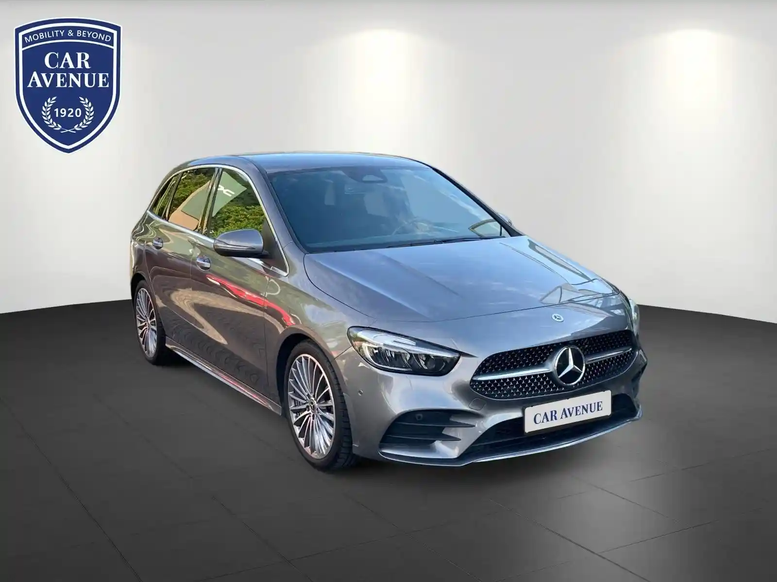 Mercedes-Benz B 180