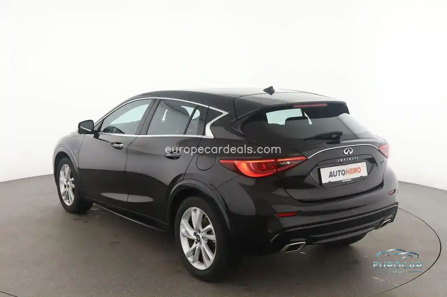 Infiniti Q30