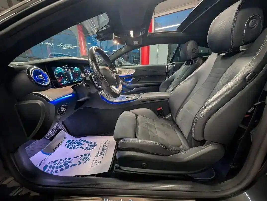 Mercedes-Benz E 300