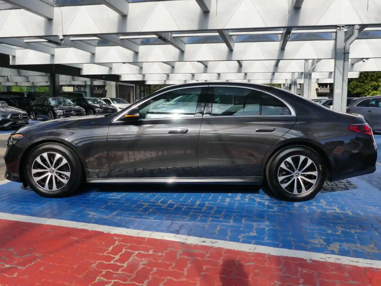 Mercedes-Benz E 200