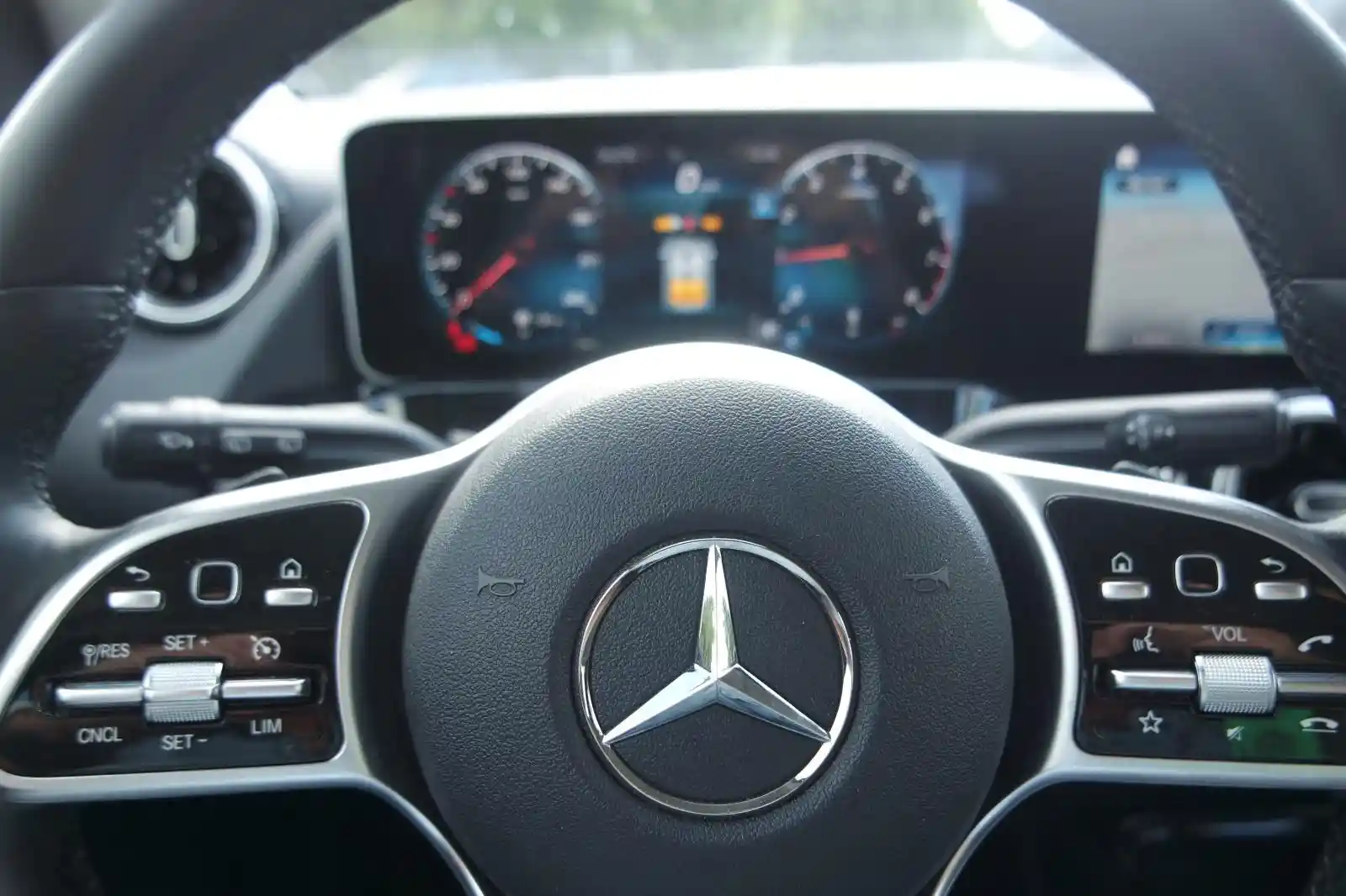 Mercedes-Benz B 220