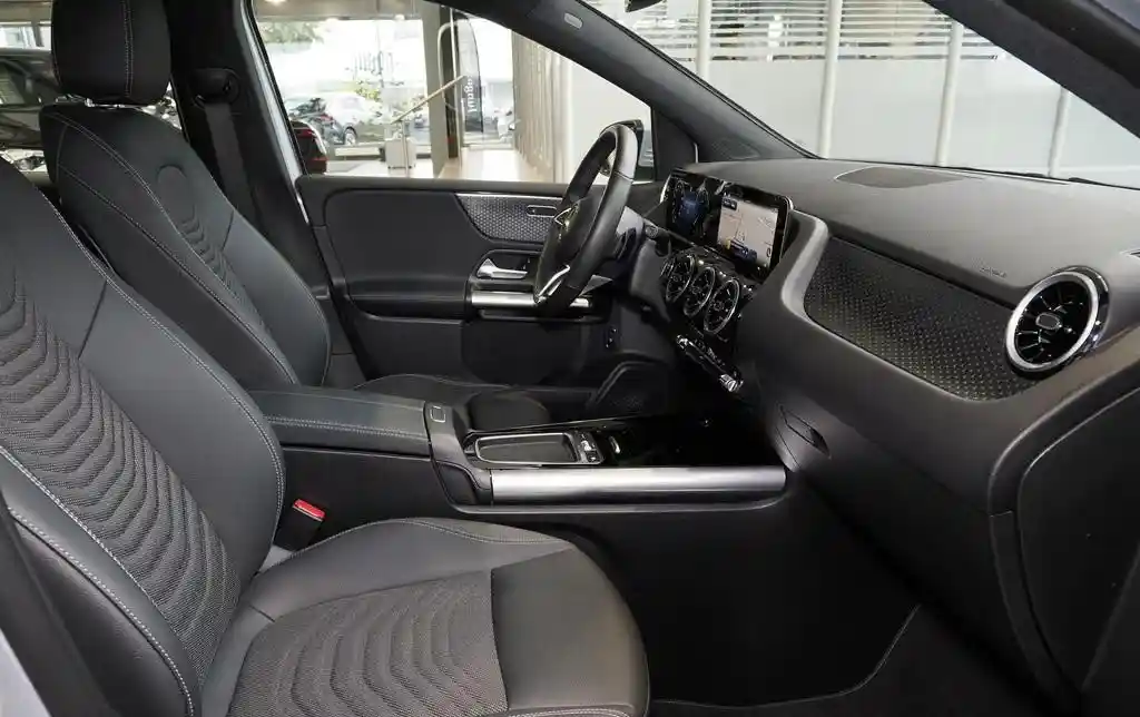 Mercedes-Benz B 200