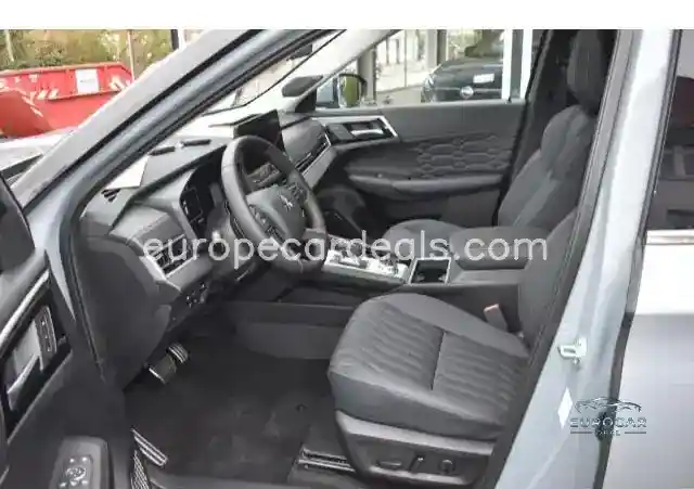 Mitsubishi Plug-in Hybrid Outlander