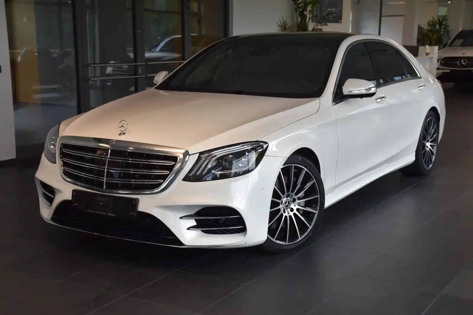 Mercedes-Benz S 560