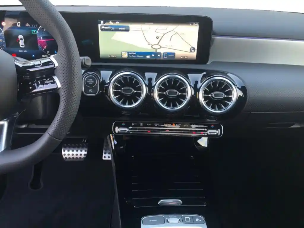 Mercedes-Benz A 220