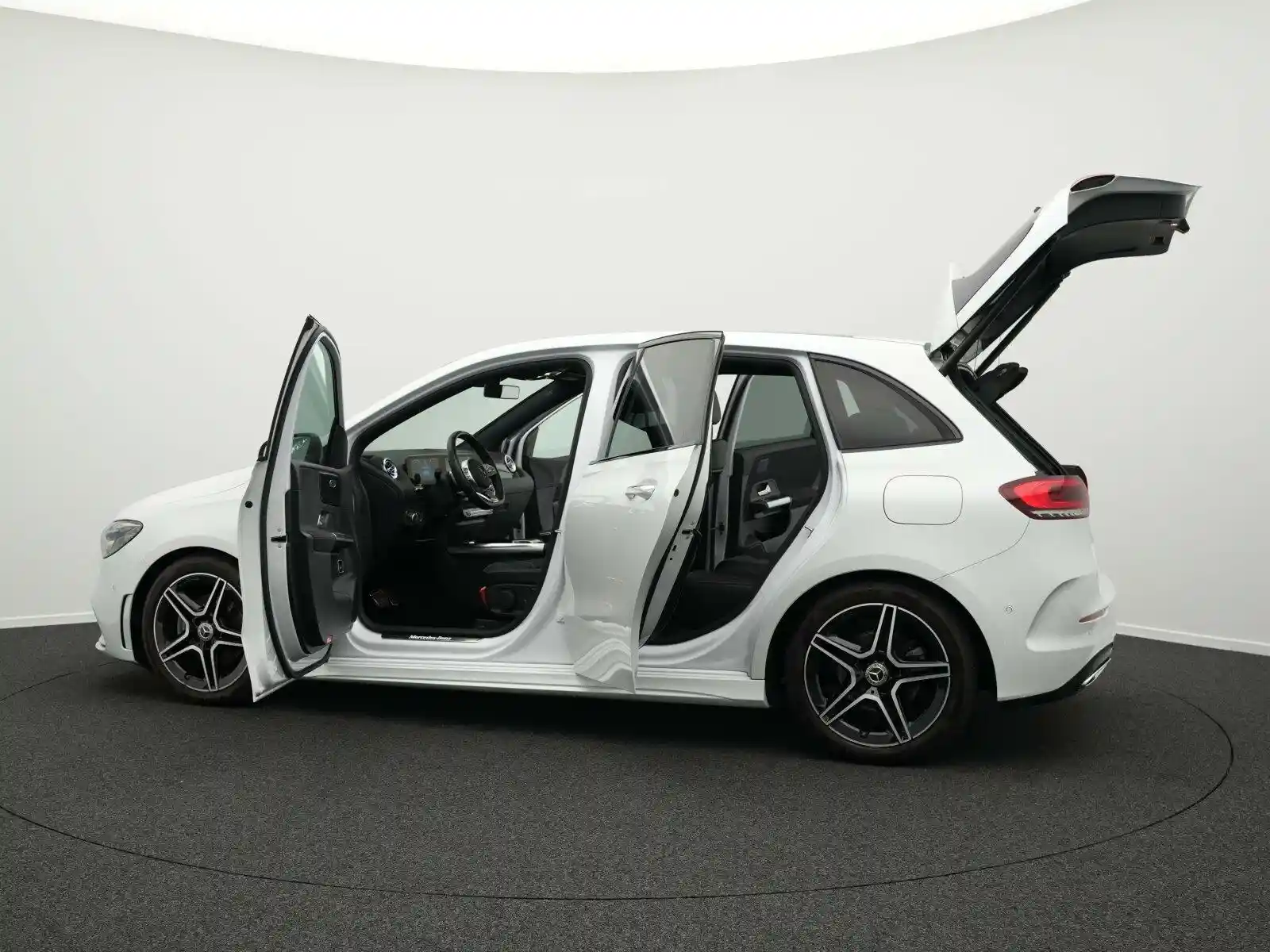 Mercedes-Benz B 200