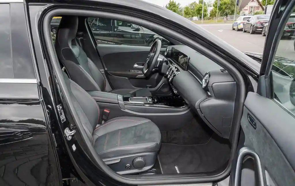 Mercedes-Benz A 180