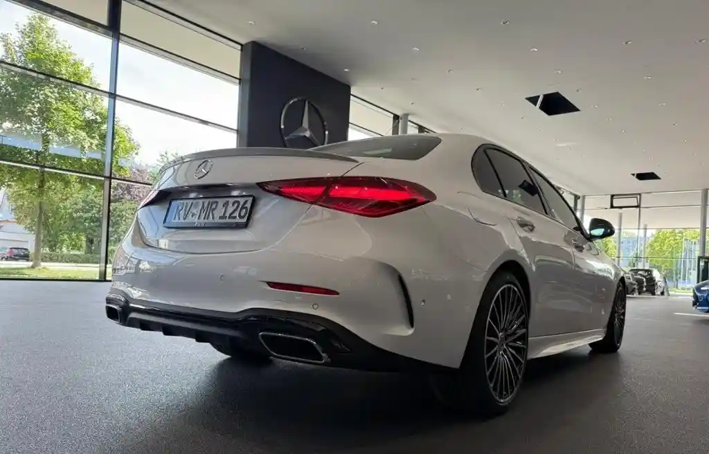 Mercedes-Benz C 220
