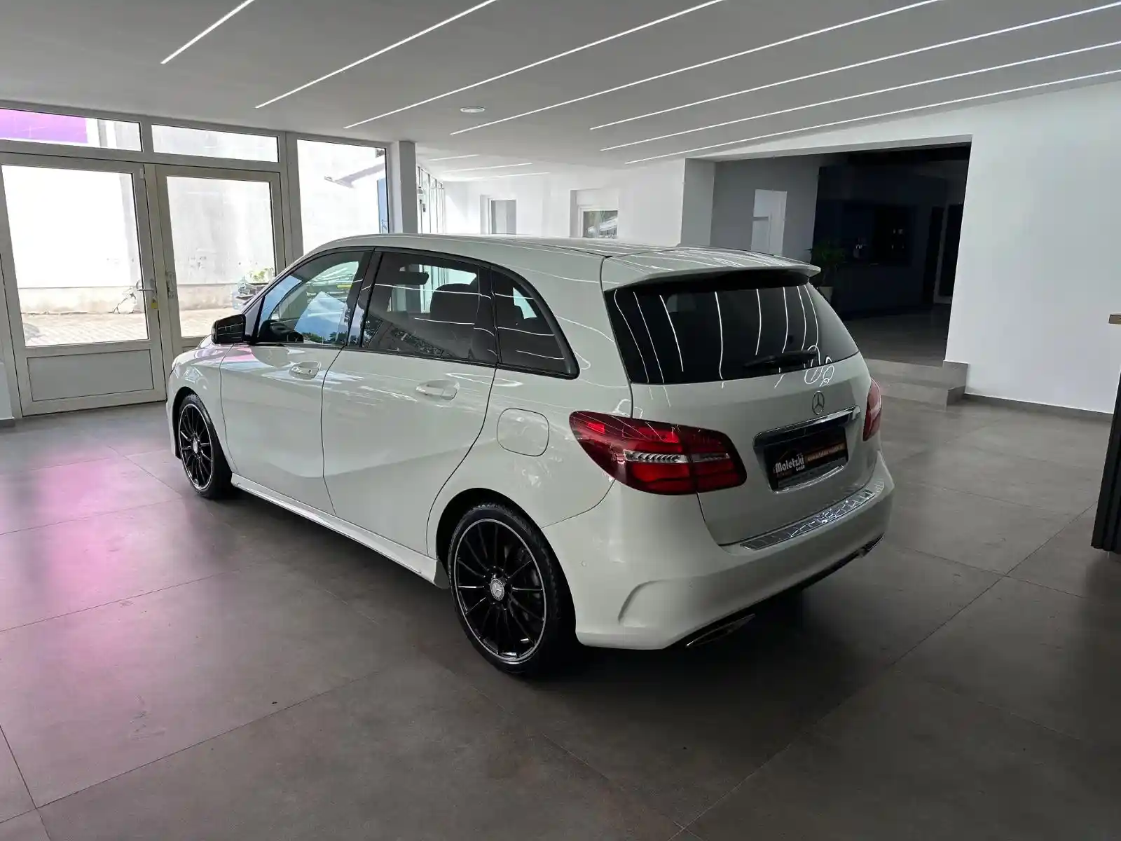 Mercedes-Benz B 200